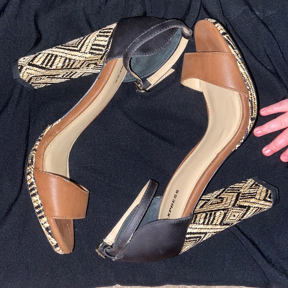 Express Sandals